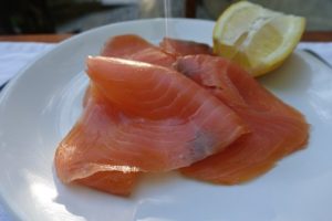 fresh-smoked-salmon-1776533__340